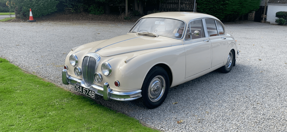 Daimler V8 MKII Jaguar cream wire wheels